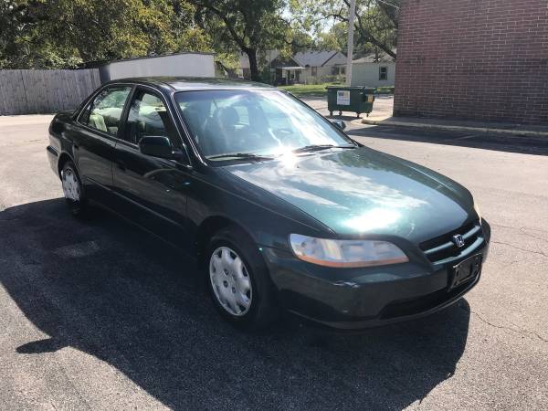 Honda Accord Clean Low Miles - cars & trucks - by owner - vehicle... for sale in Independence, MO – photo 2
