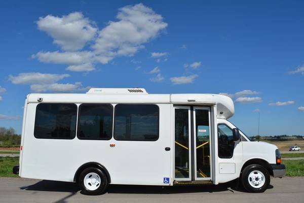 2015 Chevrolet G4500 ARBOC Spirit of Mobility 14 Passenger Shuttle for sale in Crystal Lake, MS – photo 4