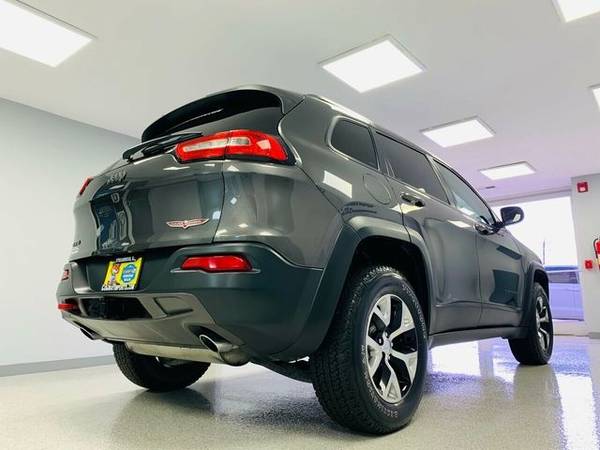 2016 Jeep Cherokee 4WD 4dr Trailhawk *GUARANTEED CREDIT APPROVAL*... for sale in Streamwood, IL – photo 11