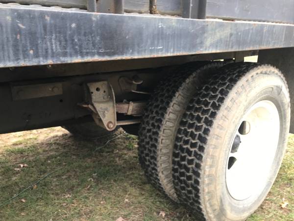 ✅☮️✅ Big Blue Chevy Rack/Dump / Good farm truck ! ✅☮️✅ - cars &... for sale in Concord, MA – photo 4