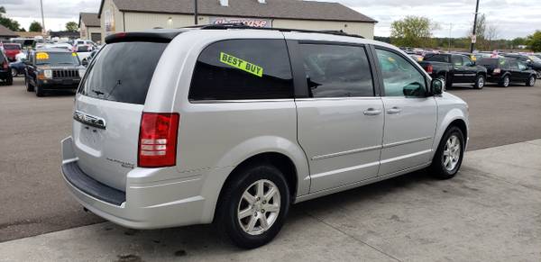FAMILY FRIENDLY! 2009 Chrysler Town & Country 4dr Wgn Touring for sale in Chesaning, MI – photo 4