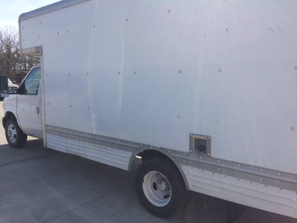 2006 E-450 15ft box moving truck for sale in Ames, IA – photo 9