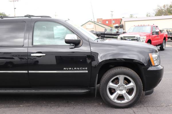 2011 Chevrolet Avalanche LTZ LOADED 5 3L VORTEC V8 4X4 - cars & for sale in Plaistow, MA – photo 13