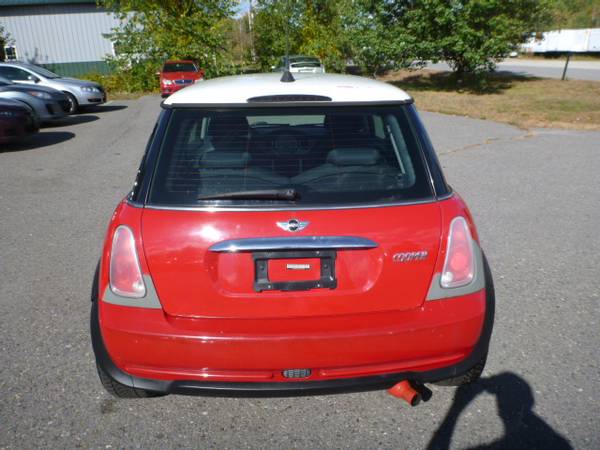 2005 MINI COOPER-5 SPEED MANUAL-RUNS AND DRIVES GOOD-WHOLESALE PRICE... for sale in Milford, ME – photo 4