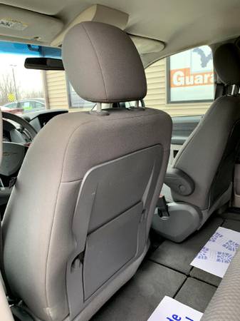 2008 Chrysler Town & Country 4dr Wgn LX - cars & trucks - by dealer... for sale in Chesaning, MI – photo 6