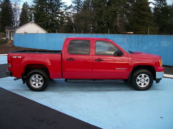 2009 GMC Sierra 1500 4WD SLE Crew Cab w/ only 22k miles - cars &... for sale in Vancouver, OR – photo 4