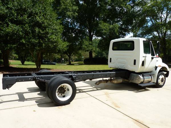 2009 International 4300 Cab & Chassis Truck DT466 Turbo Diesel Auto for sale in Duluth, GA – photo 5