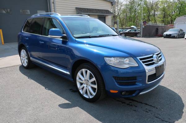 2010 VW Touareg TDI w/air suspension - Biscay Blue for sale in Shillington, PA – photo 4