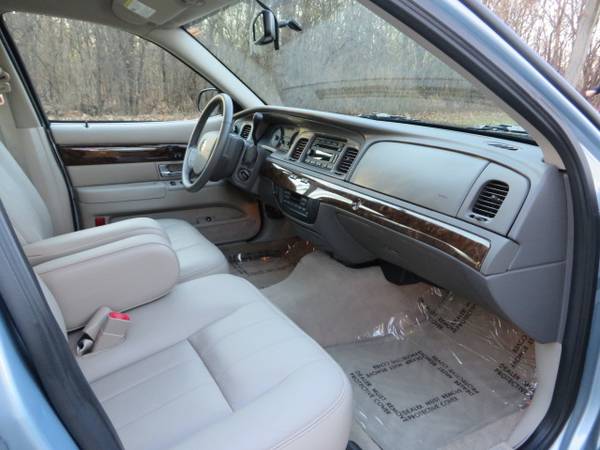 2010 Mercury Grand Marquis LS Ultimate Edition-29,000 MILES! NEW... for sale in West Allis, WI – photo 13