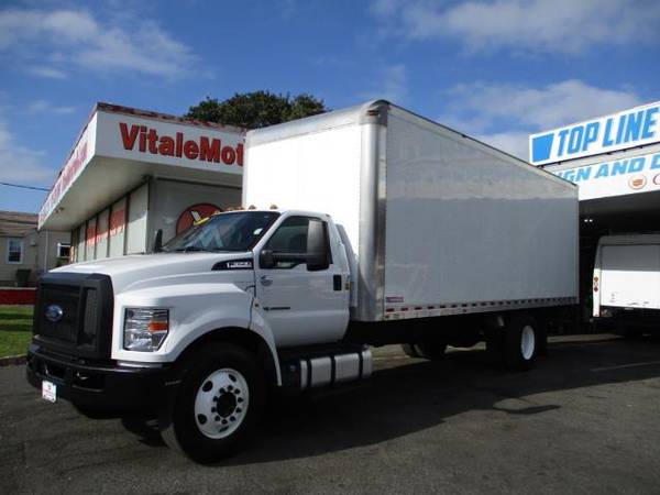 2016 Ford Super Duty F-650 Straight Frame 24 FOOT BOX TRUCK W/ LIFT... for sale in south amboy, OH – photo 2