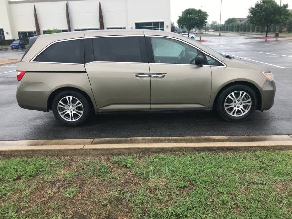 2011 Honda Odyssey EX - Roomy Interior, Gas Saver and Reliable VAN for sale in Austin, TX – photo 6