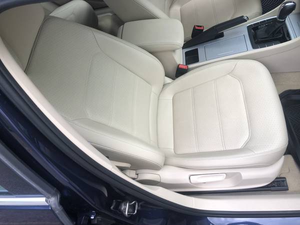 2012 Volkswagen Passat SE Clean Carfax NAV Heated Seats Excellent for sale in Palmyra, PA – photo 17