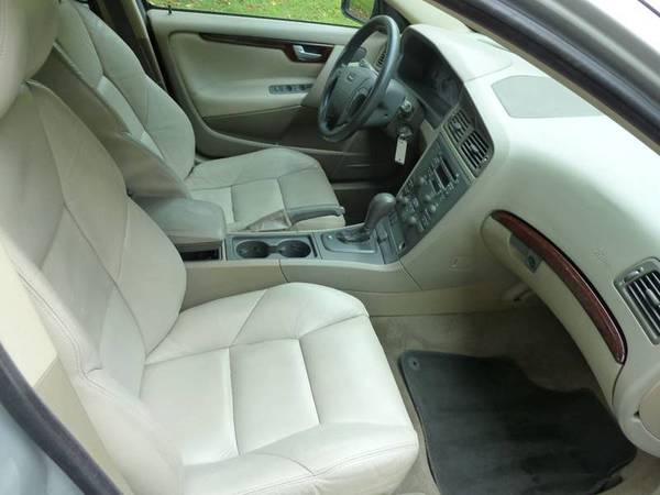2001 VOLVO V70, TIMING BELT REPLACED, LOADED, <147K, & MORE! for sale in Matthews, NC – photo 15