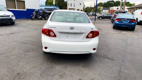 2009 Toyota Corolla LE White - - by dealer - vehicle for sale in Pawtucket, RI – photo 7