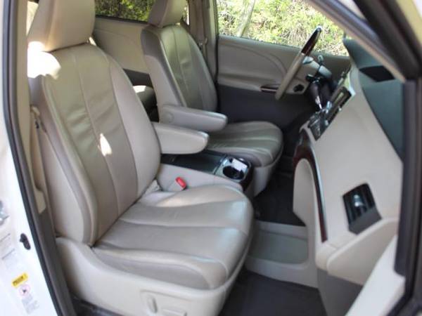 Dvd Sunroof Leather 2011 Toyota Sienna XLE V6 7-Pass Van AWD - cars for sale in Louisville, KY – photo 21