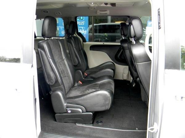 2014 Chrysler Town & Country TOURING-L 30TH ANNIVERSARY 7-PASSENGER... for sale in Plaistow, MA – photo 15