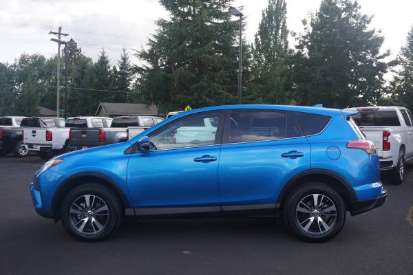 2018 Toyota Rav4 for sale in McMinnville, OR – photo 2