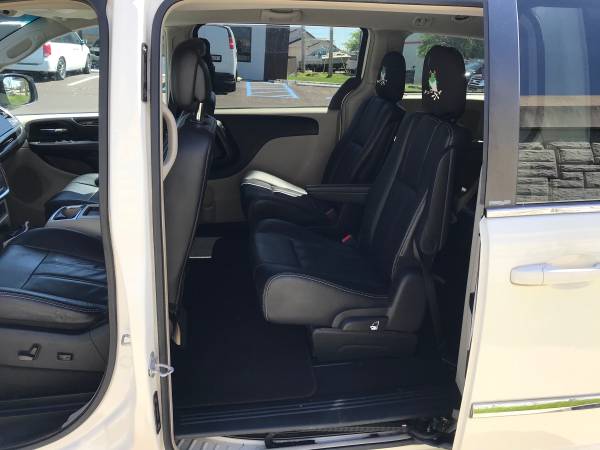 2013 CHRYSLER TOWN & COUNTRY (TOURING EDITION) - - by for sale in O Fallon, MO – photo 8