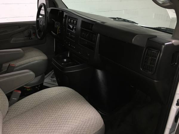 2015 GMC Savana 3500 LT 15 Passenger V8 Service Contractor Van for sale in Arlington, NM – photo 11