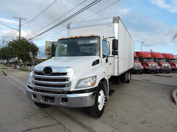 2013 HINO 338 26 FOOT BOX TRUCK W/LIFTGATE with for sale in Grand Prairie, TX – photo 3