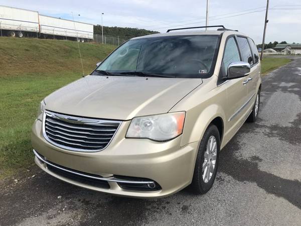 2011 Chrysler Town & Country Touring-L for sale in Shippensburg, PA – photo 2