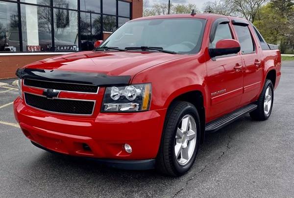 2011 Chevrolet Chevy Avalanche LT - - by dealer for sale in Grayslake, IL – photo 5