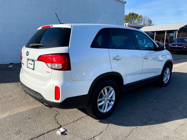 Kia Sorento 1 Owner Carfax Certified FWD Automatic Cheap Low... for sale in Savannah, GA – photo 2