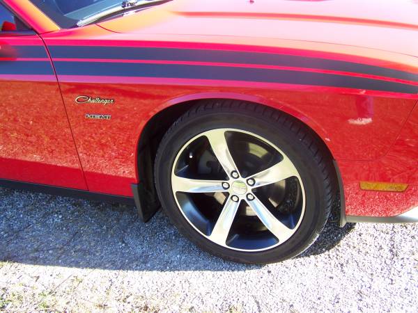 Reduced- 2014 Dodge Challenger R/T Shaker ( 22,700 Original Miles )... for sale in Underwood, IN – photo 5