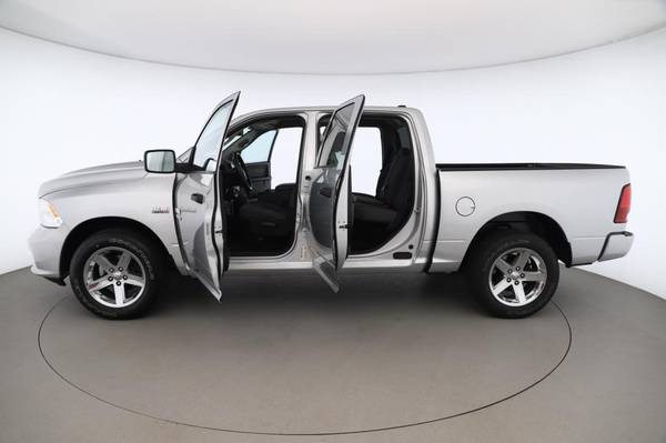 2015 RAM 1500 Express Crew Cab 4X4 Crew Cab Pickup for sale in Amityville, NY – photo 13