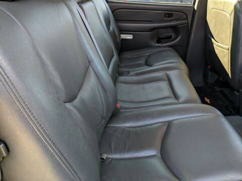 2004 Chevy Avalanche - cars & trucks - by dealer - vehicle... for sale in Rochester, MN – photo 6