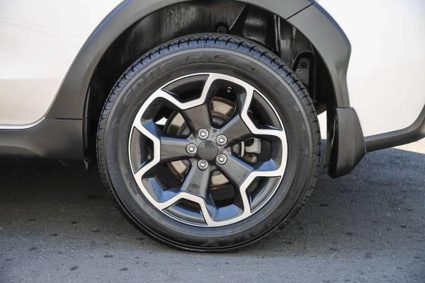 2013 Subaru XV Crosstrek Premium hatchback Satin White Pearl - cars for sale in Sacramento , CA – photo 10