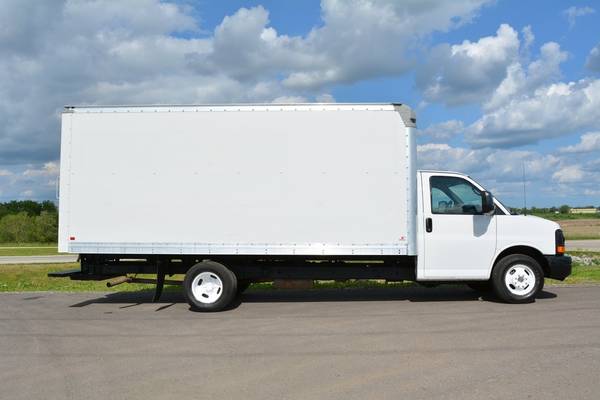 Box Truck Liquidation Sale for sale in Rockford, IL – photo 3