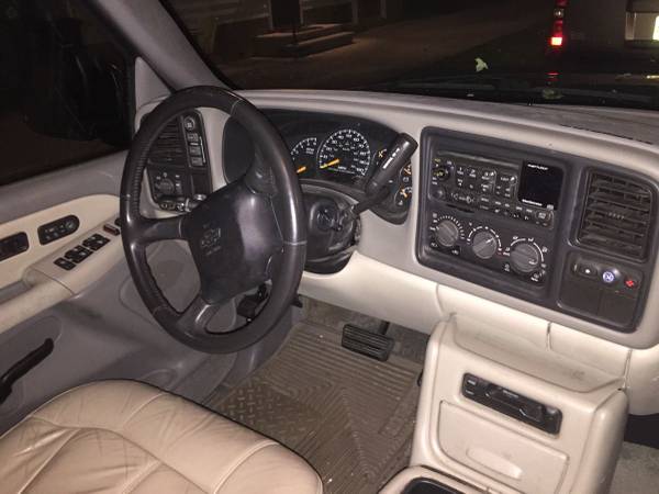 2001 Chevy Suburban 1500 for sale in Green Bay, WI – photo 7