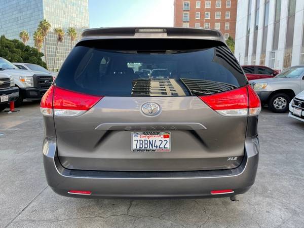 2013 Toyota Sienna XLE ++ 1 owner ++ Clean title ++ No accident -... for sale in Los Angeles, CA – photo 5