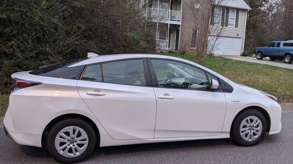 ONLY 13,306 MILES - BLIZZARD PEARL WHITE 2016 TOYOTA PRIUS - WELL... for sale in Hiram, GA – photo 12