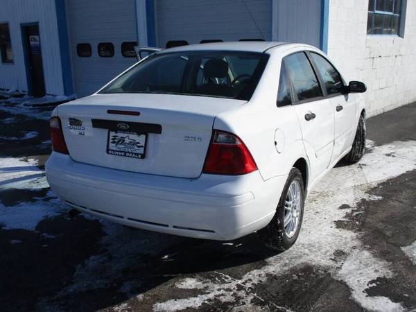 2005 Ford Focus ZX4 SE 4dr - On Sale! We Finance! for sale in Crystal Lake, IL – photo 6