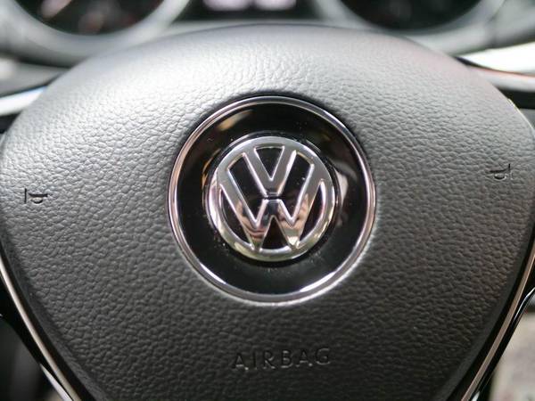 2017 Volkswagen Passat CLEAN CARFAX, R-LINE, MONSTER MATS, ALARM for sale in Massapequa, NY – photo 21