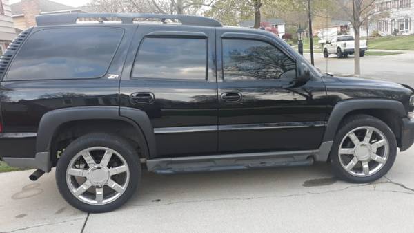 04 Chevy Tahoe Z71 4x4 (Clean) for sale in Fort Wayne, IN – photo 2