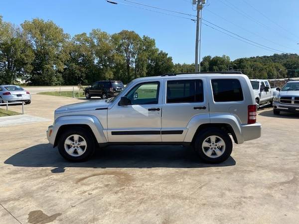 2010 Jeep Liberty RWD Sport FREE WARRANTY!!! **FREE CARFAX** - cars... for sale in Catoosa, AR – photo 4