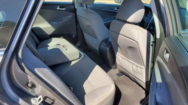 2013 Hyundai Sonata GLS - - by dealer - vehicle for sale in Eau Claire, WI – photo 6