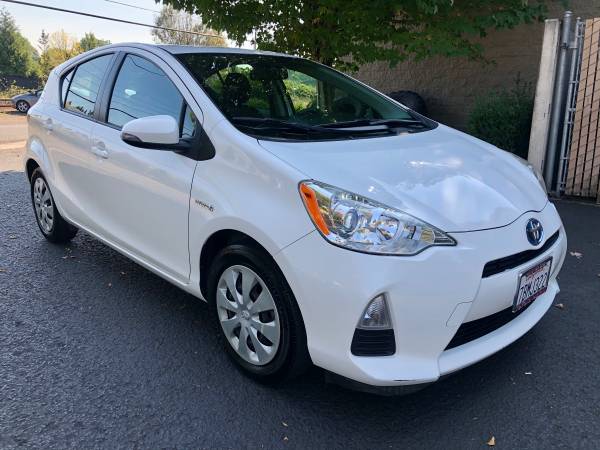 2013 Toyota Prius C 3, LEATHER Seats, 50+ MPG, - cars & trucks - by... for sale in Lake Oswego, OR – photo 6