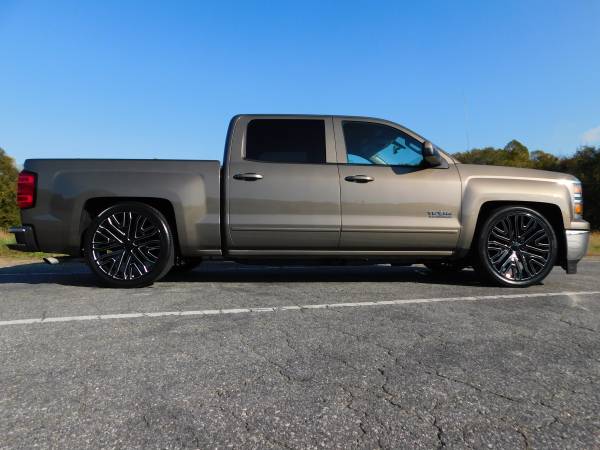 5/7 LOWERED 2015 CHEVY SILVERADO 1500 LT CREW CAB NEW 24" REPS... for sale in KERNERSVILLE, NC – photo 3