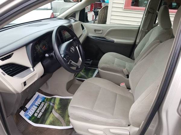 2015 Toyota Sienna L FWD 7-Passenger V6 for sale in Newport, VT – photo 10