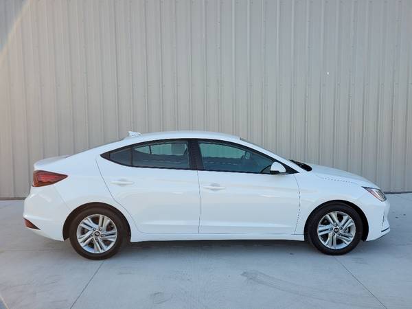2020 Hyundai Elantra SEL - well maintained - keyless entry - cars & for sale in Silvis, IA – photo 2