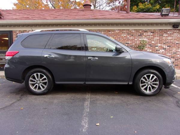 2013 Nissan Pathfinder SV 4WD, 63k Miles, Auto, Grey, P Roof, DVD for sale in Franklin, VT – photo 2