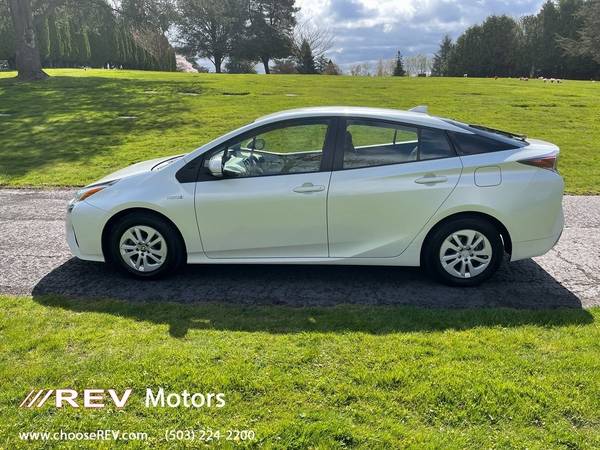 2017 Toyota Prius Two (Natl) - - by dealer - vehicle for sale in Portland, OR – photo 2