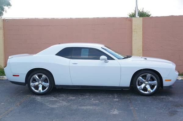 2013 DODGE CHALLENGER SXT WE FINANCE EVERYONE ANA CALL NOW for sale in Miami, FL – photo 8