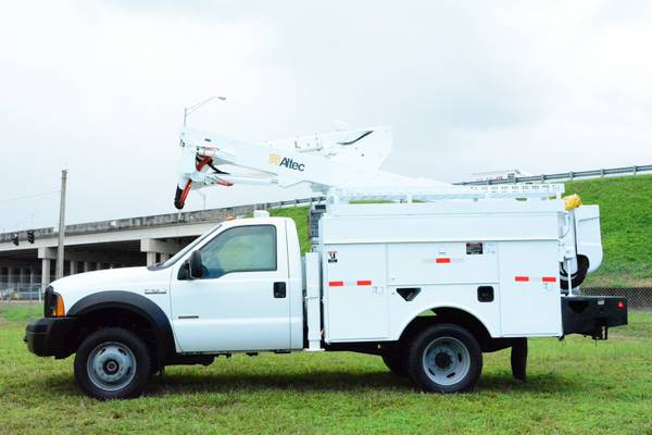 2006 Ford F-550 Super Duty 42ft Altec Bucket Truck - cars & trucks -... for sale in Hollywood, FL – photo 3