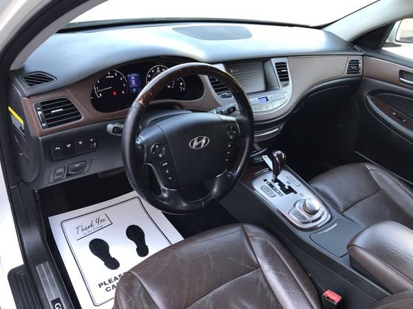 2011 HYUNDAI GENESIS*No Accidents*Leather*Navigation*Back-Up Camera* for sale in Sevierville, TN – photo 9