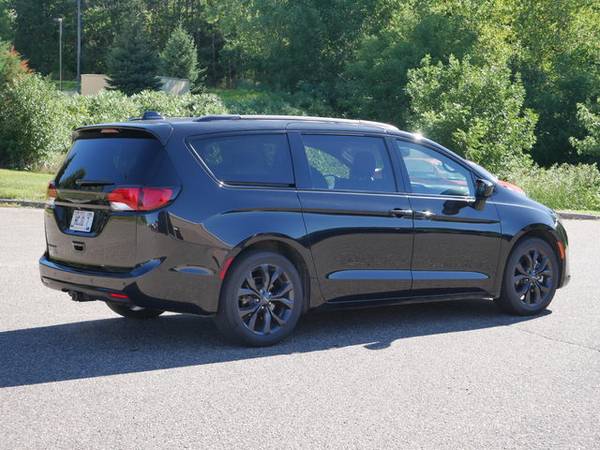 2019 Chrysler Pacifica Touring L 35th Anniversary - cars & trucks -... for sale in Hudson, MN – photo 10